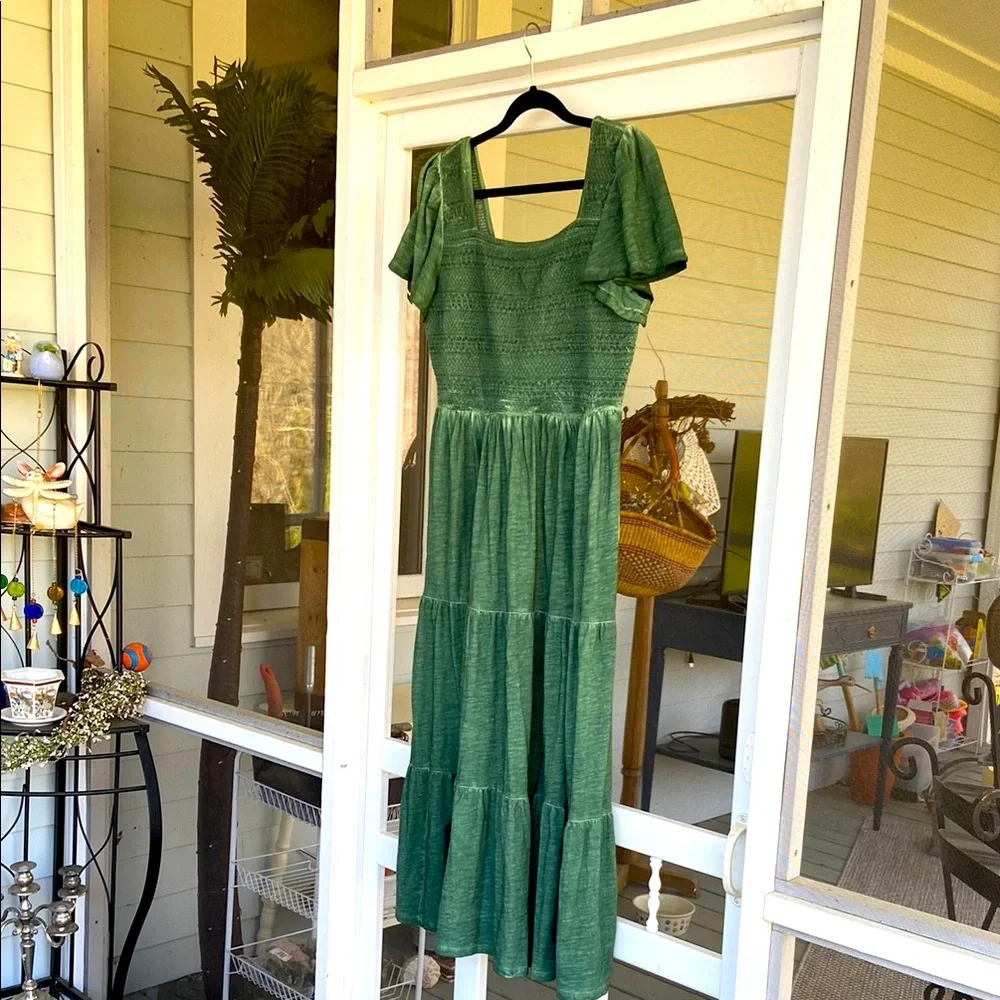 NWT  › Lane Bryant 
Smocked-Bodice Flutter-Sleeve Maxi
Dress size 14/16 - Picture 4 of 10